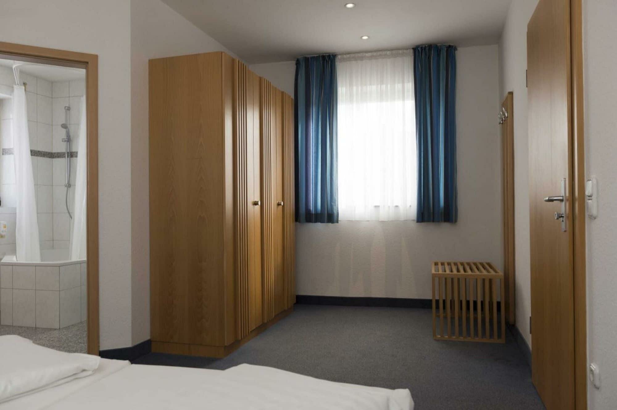 Фото Hotel Gasthof Zum Storch