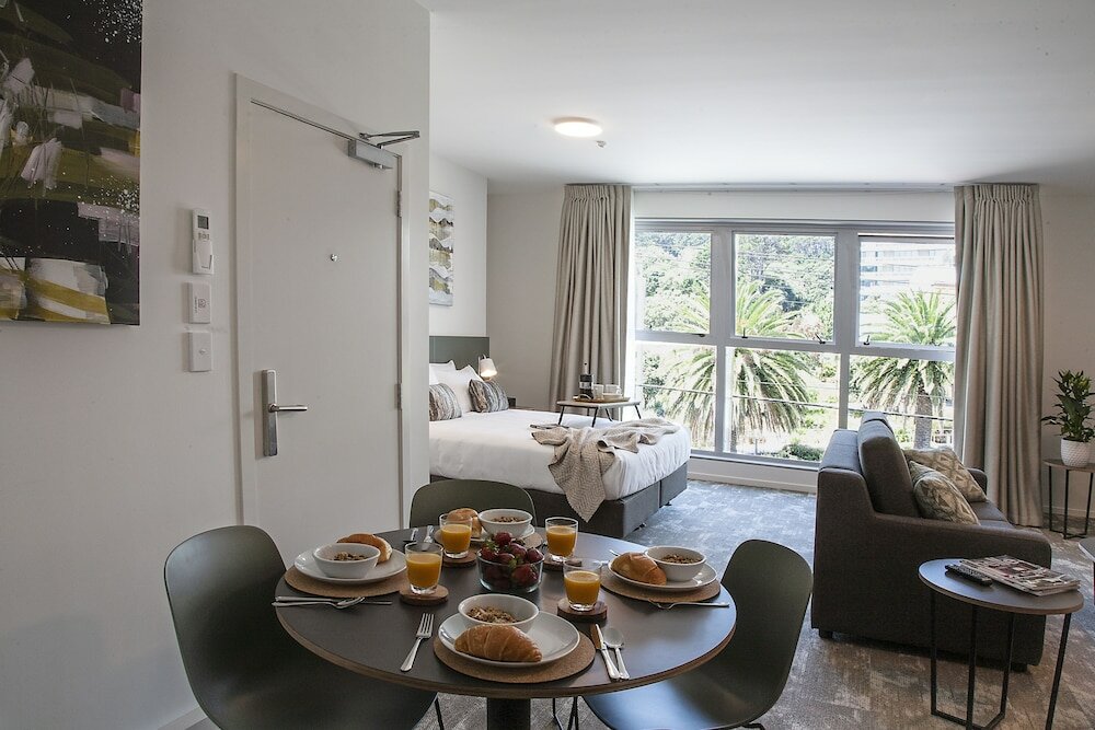 Фото Sojourn Apartment Hotel - Riddiford