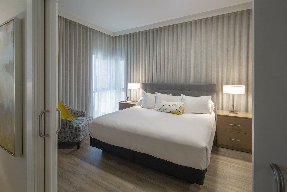 Фото Art House Hotel and Suites