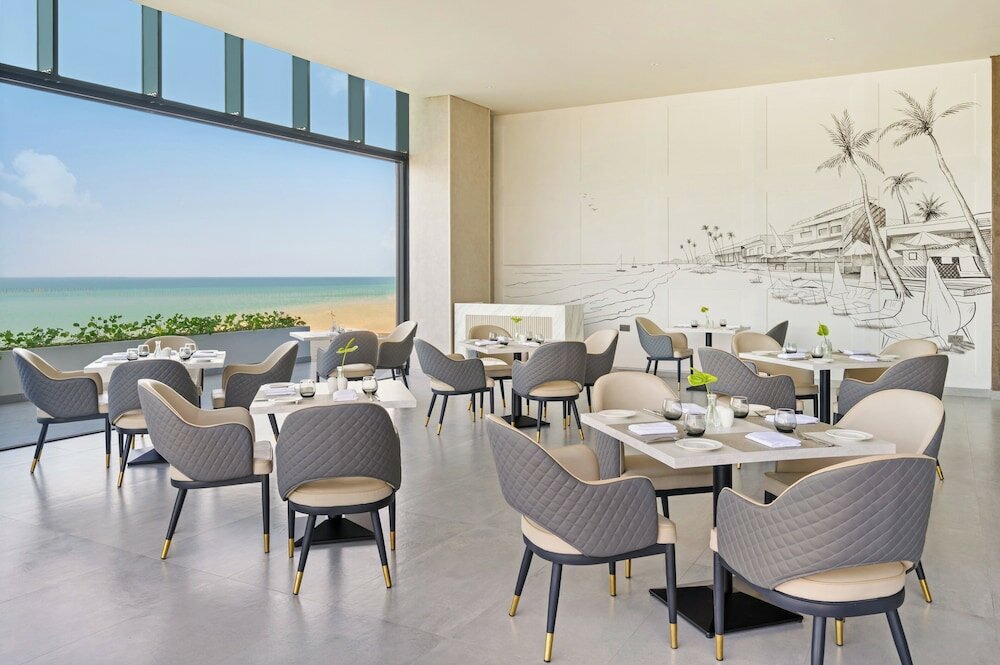 Фото Beach Bay Hotel Mirfa