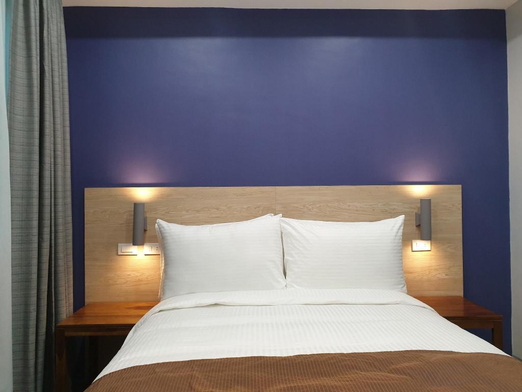 Фото Leez Inn Makati