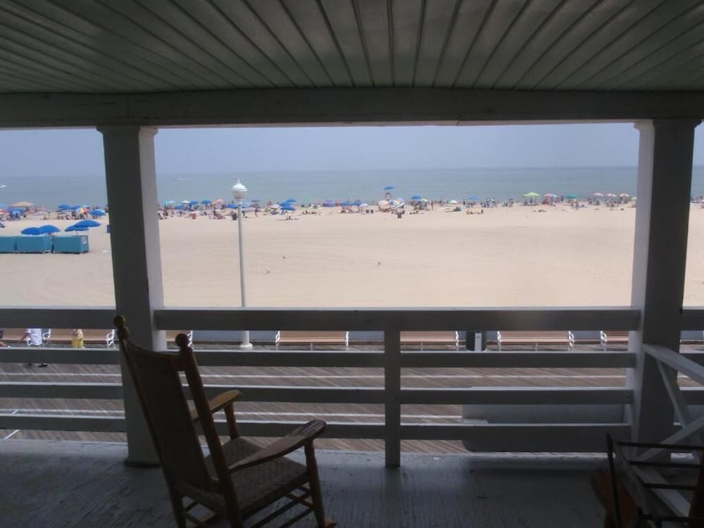 Фото Majestic Hotel & Apartments