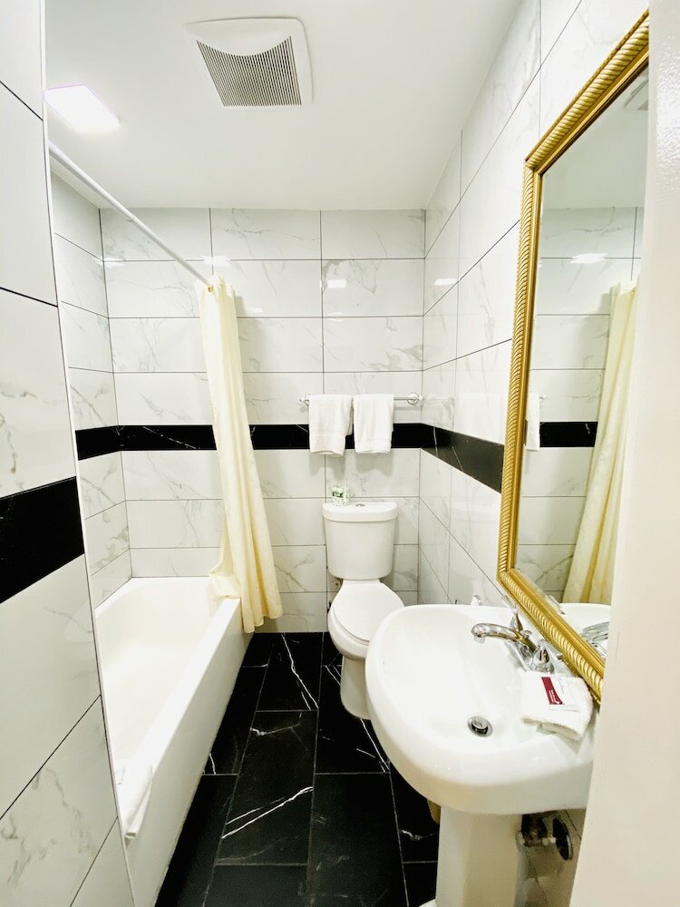 Фото Casa Blanca Inn & Suites