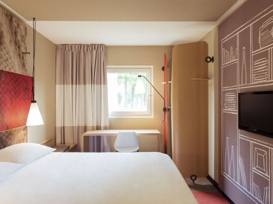 Фото Ibis Paris Rueil Malmaison