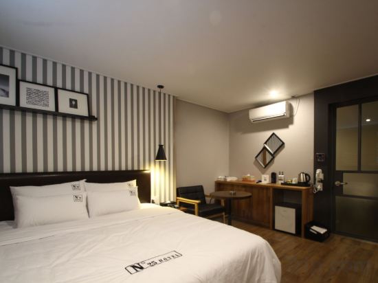 Фото Calm Rest Hotel