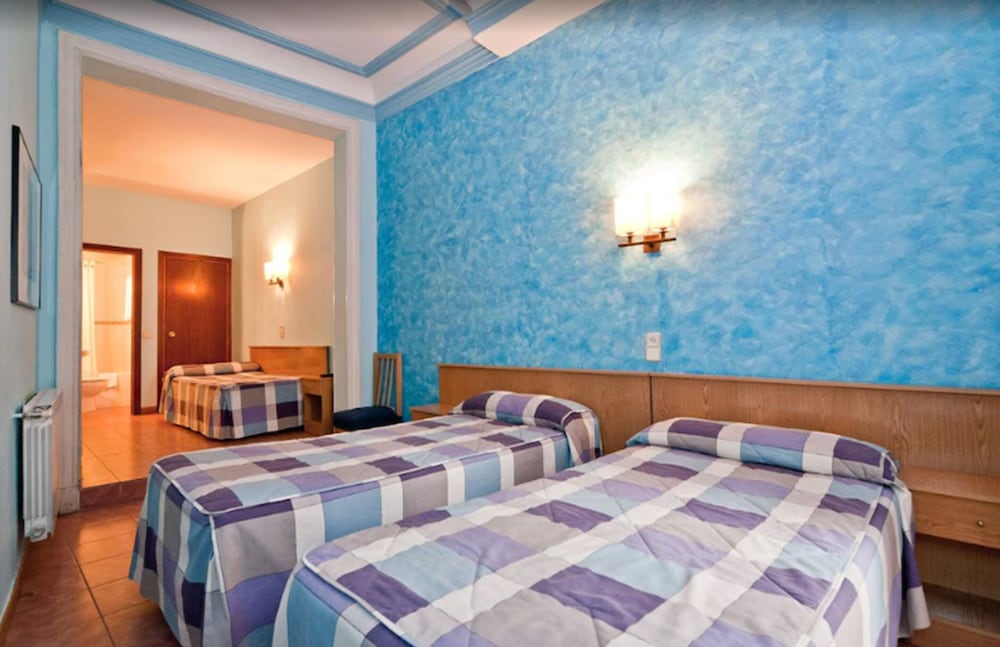 Фото Hostal Oporto