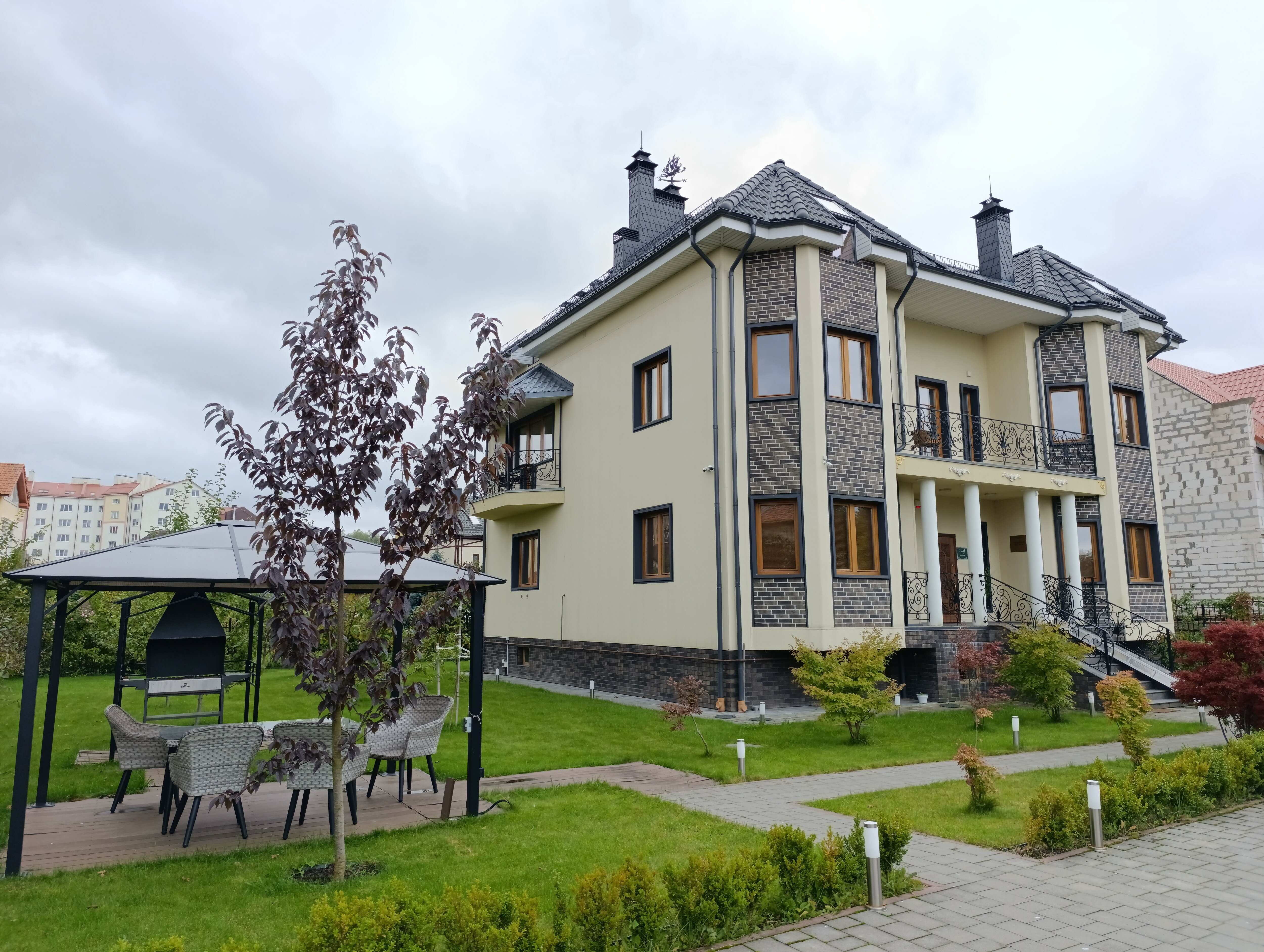 Фото отеля 1