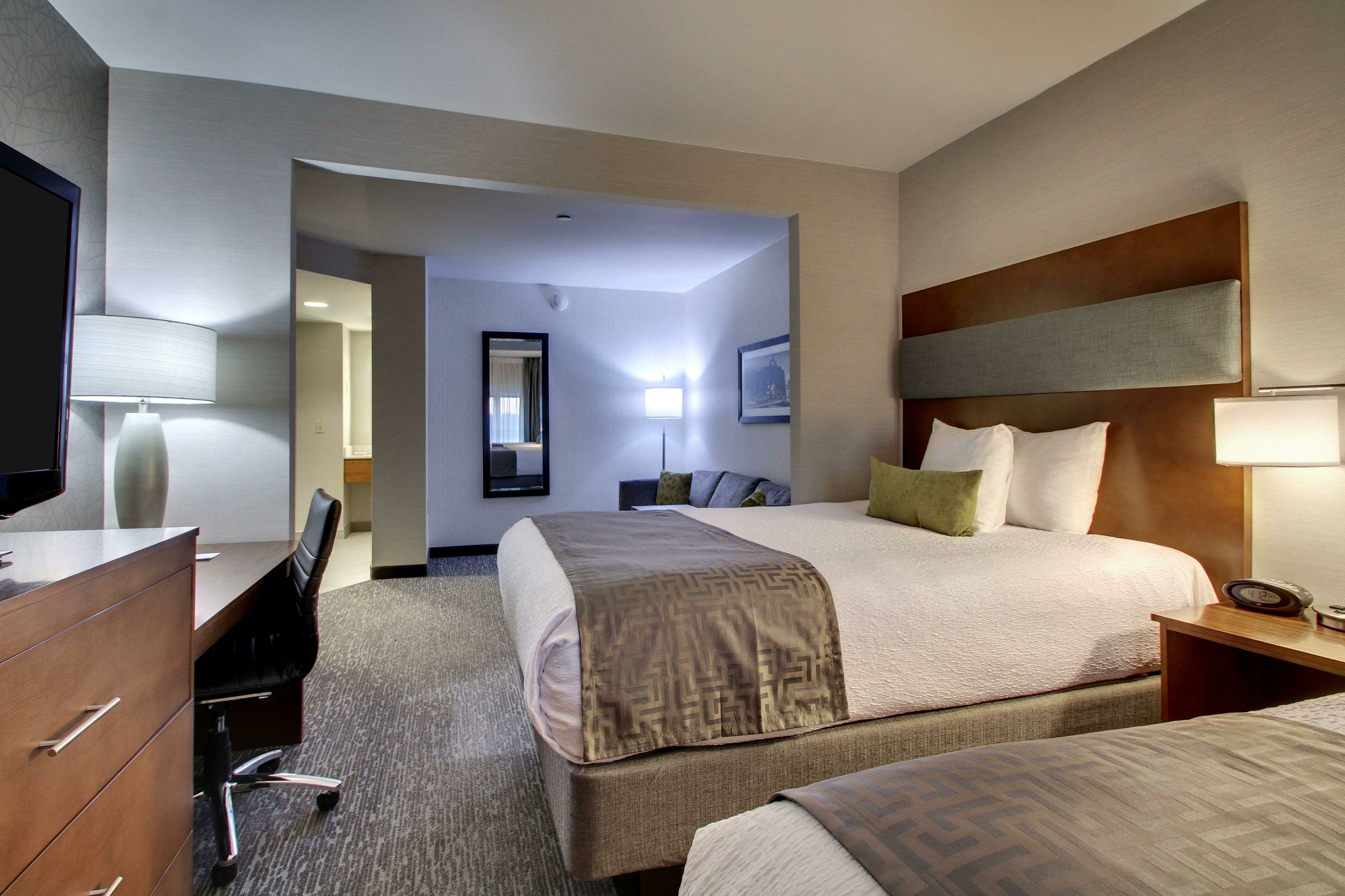 Фото Best Western Plus Boston Hotel