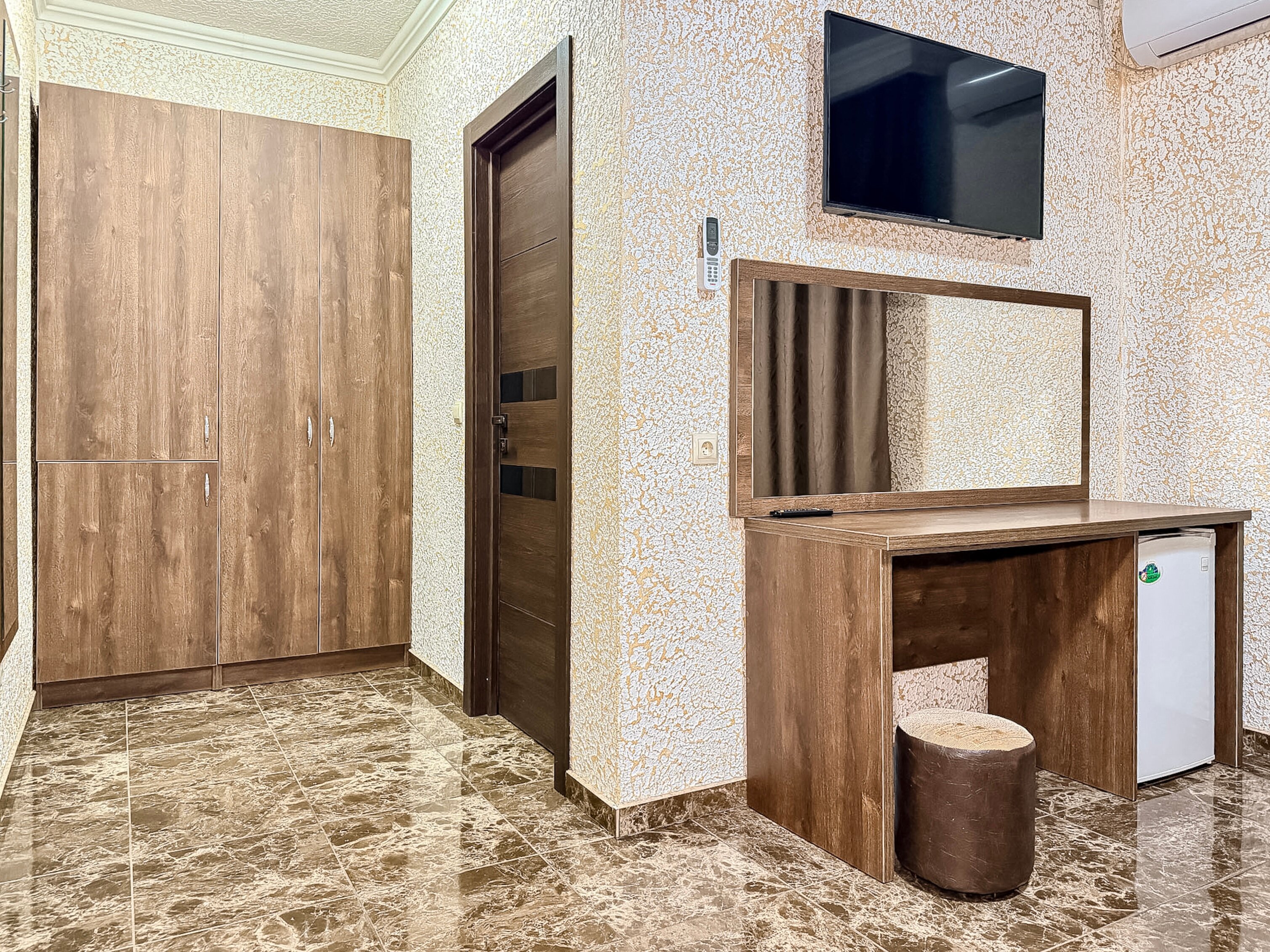 Фото Астери