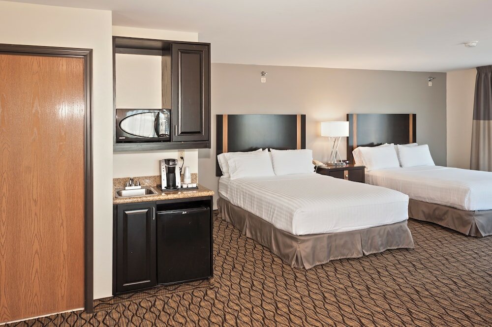 Фото Holiday Inn Express Hotel & Suites Chanhassen, an Ihg Hotel