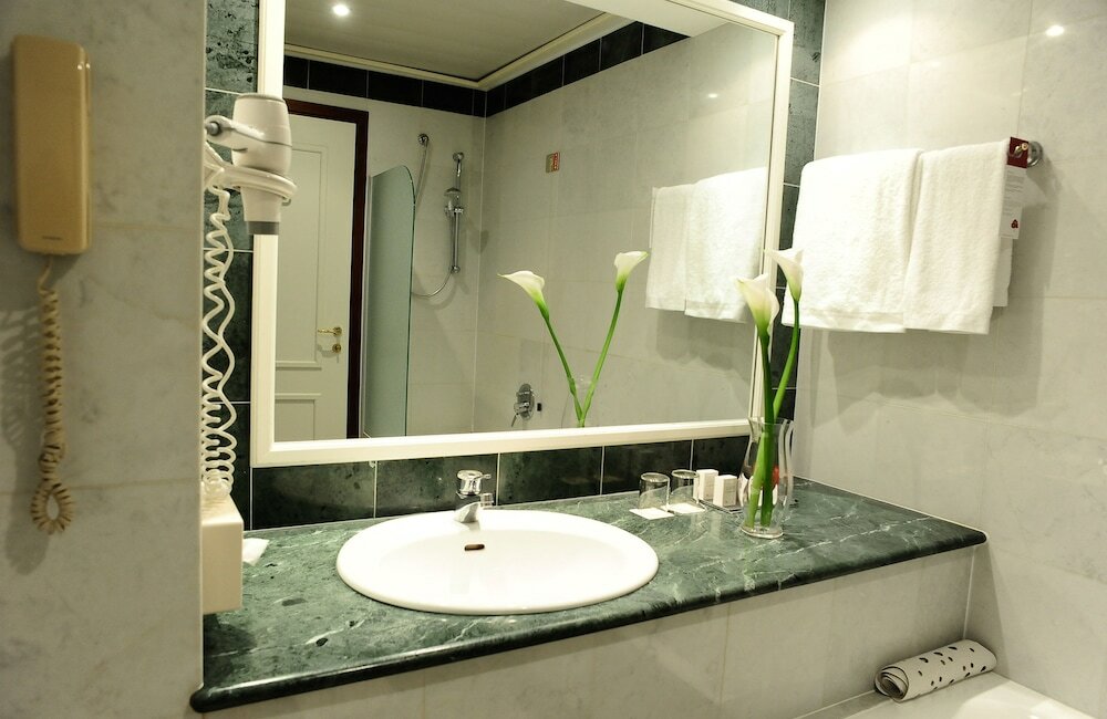 Фото Leonardo Hotel Milan City Center