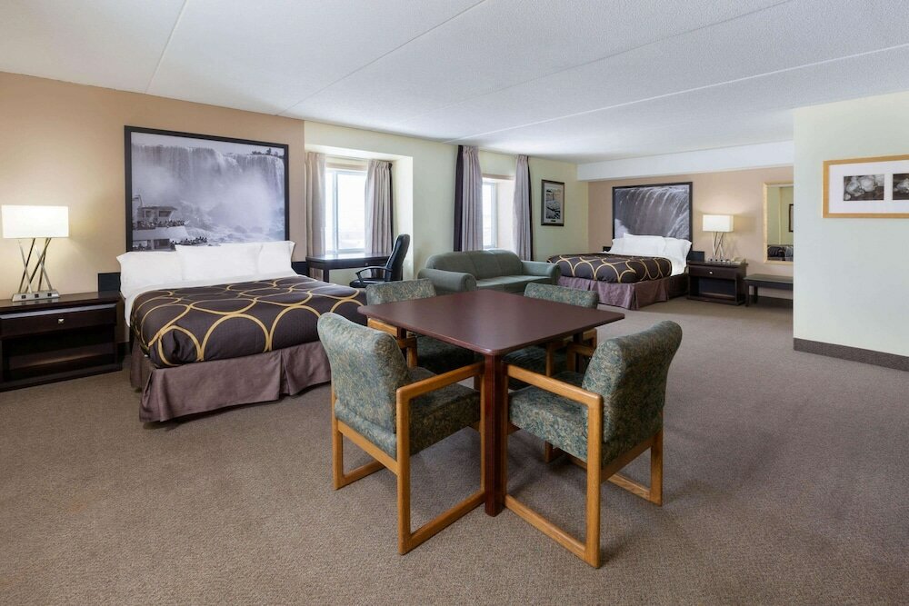 Фото Super 8 by Wyndham Niagara Falls NY