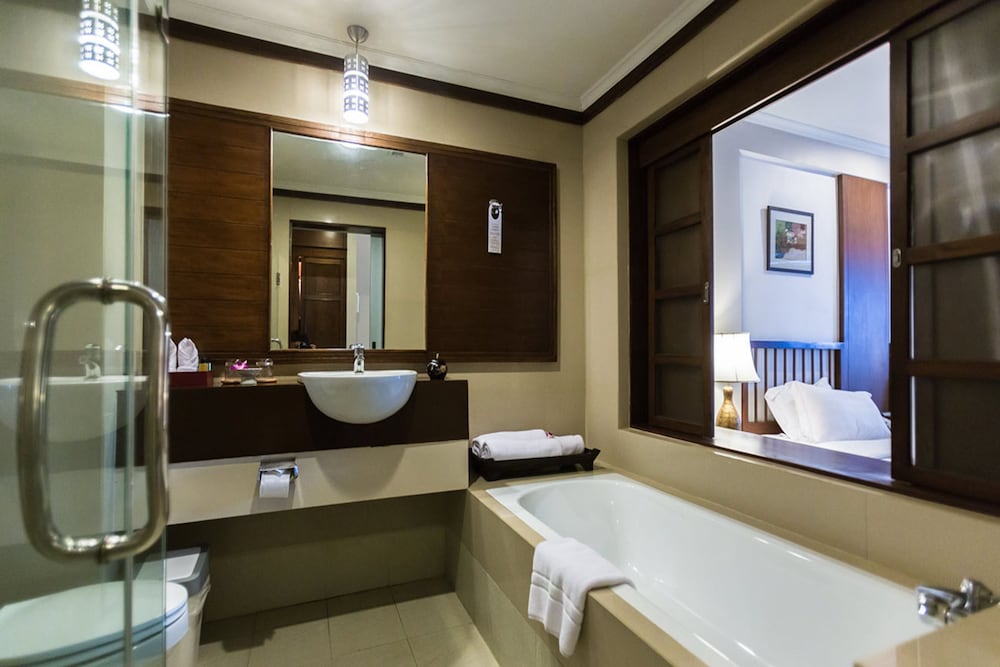 Фото Movenpick Suriwongse Hotel Chiang Mai