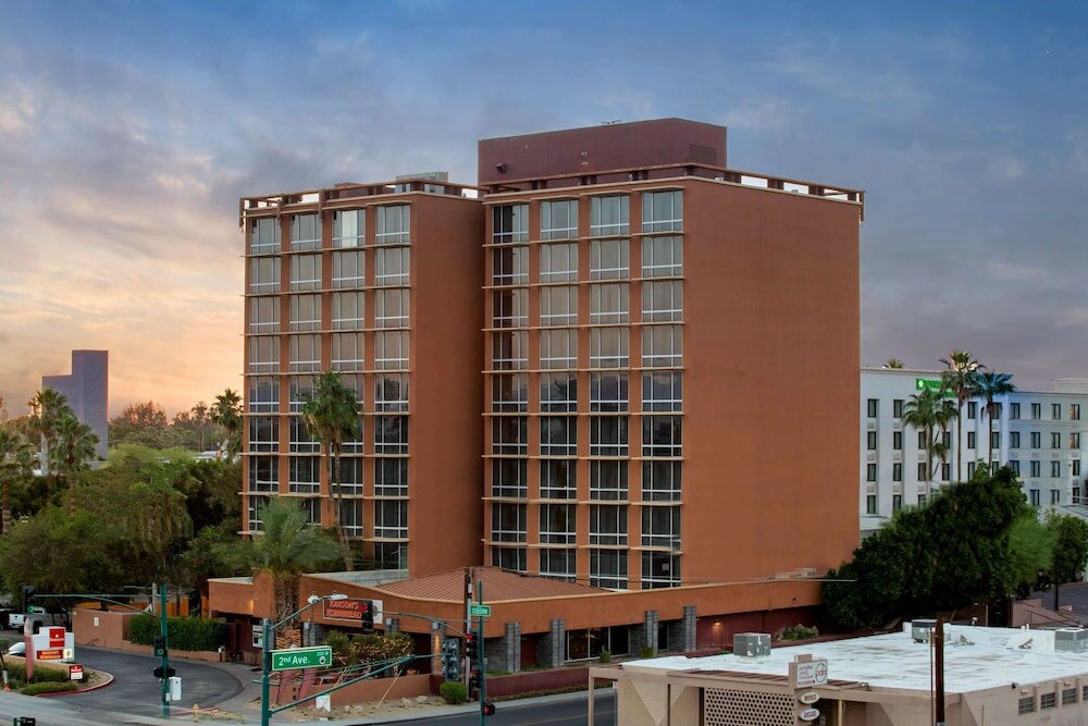 Фото Ramada by Wyndham Phoenix Midtown