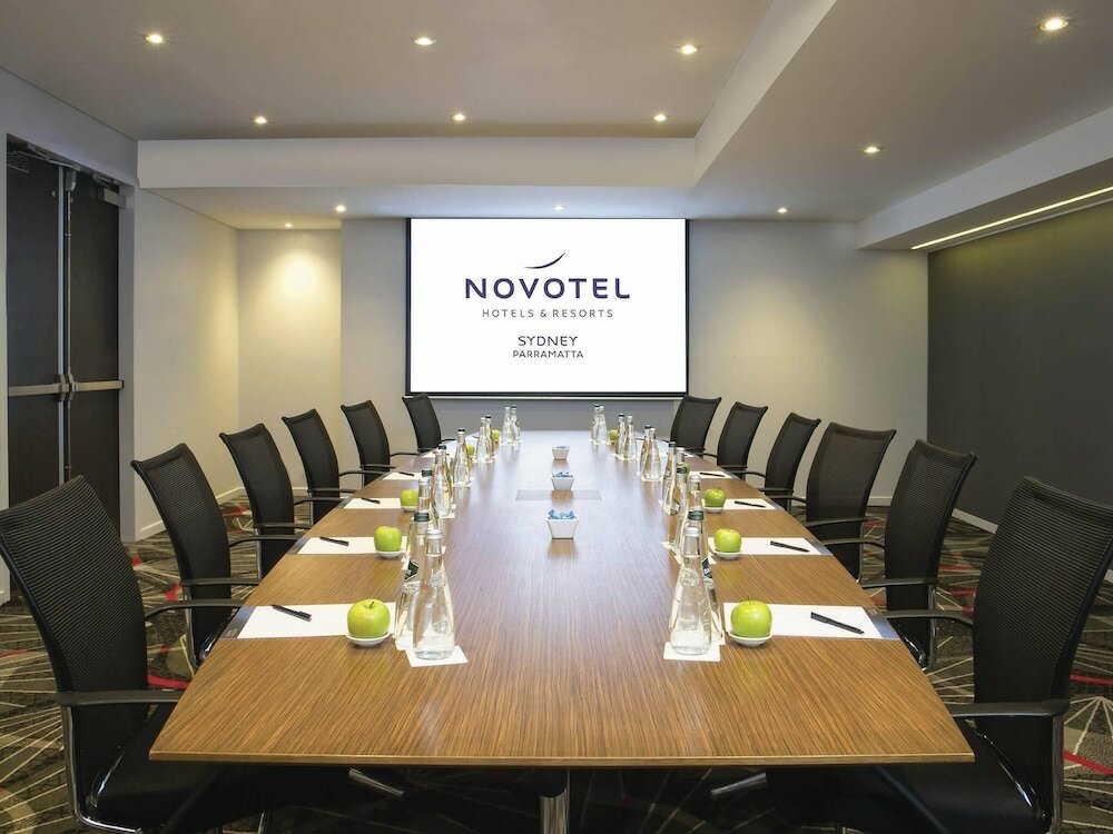 Фото Novotel Sydney Parramatta
