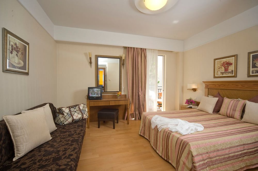 Фото Hotel Ideon