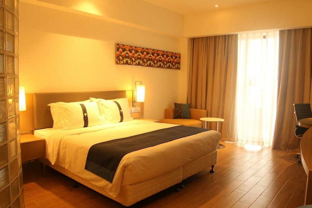 Фото Holiday Inn Express Haikou West Coast, an Ihg Hotel