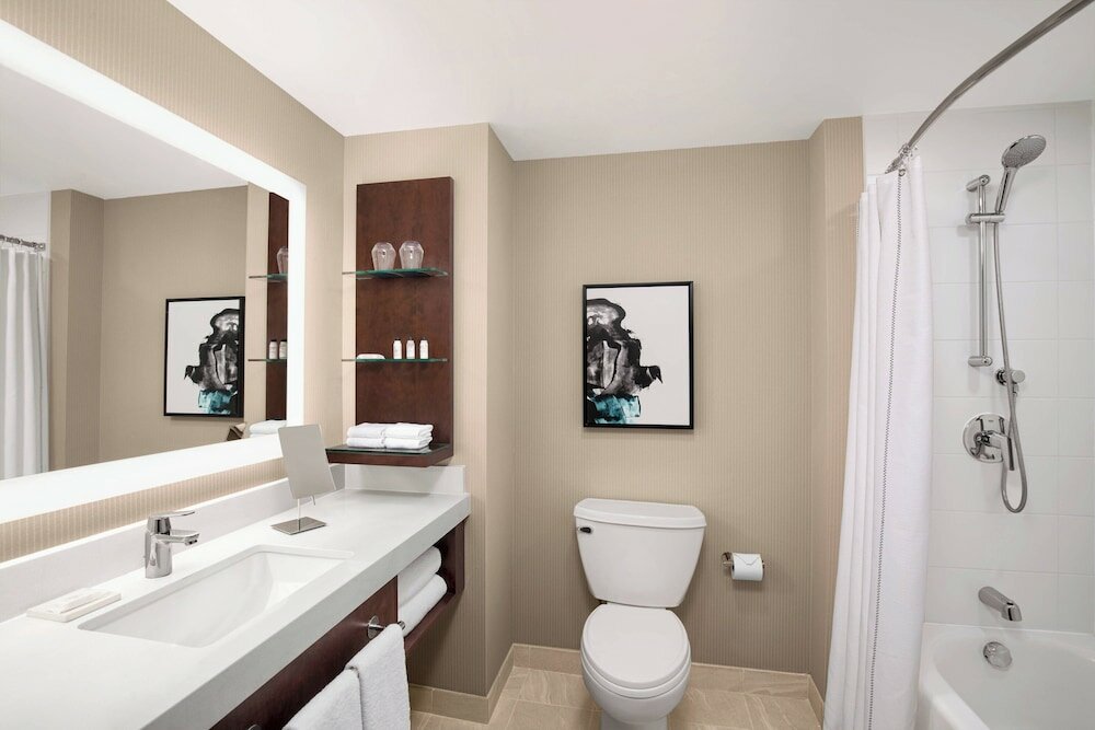 Фото Delta Hotels by Marriott Thunder Bay
