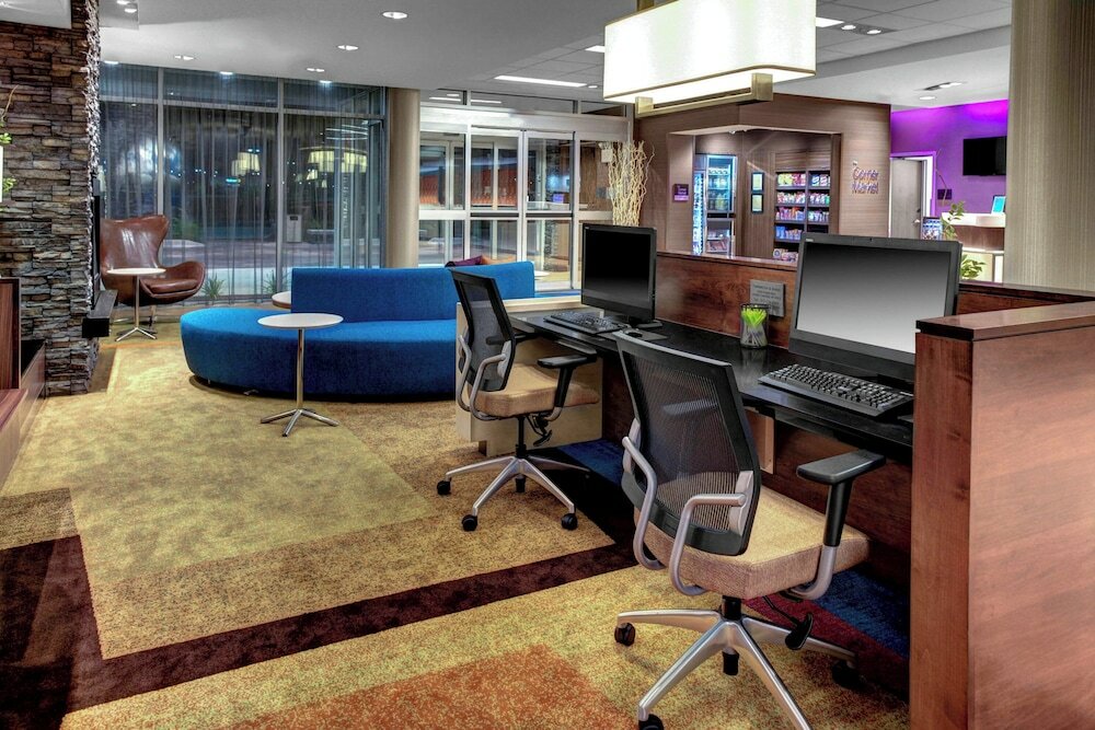 Фото Fairfield Inn & Suites Lansing at Eastwood