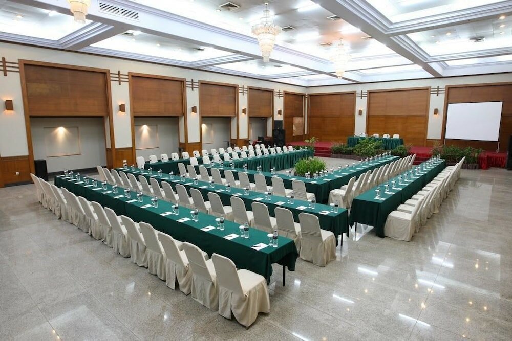 Фото Makassar Golden Hotel