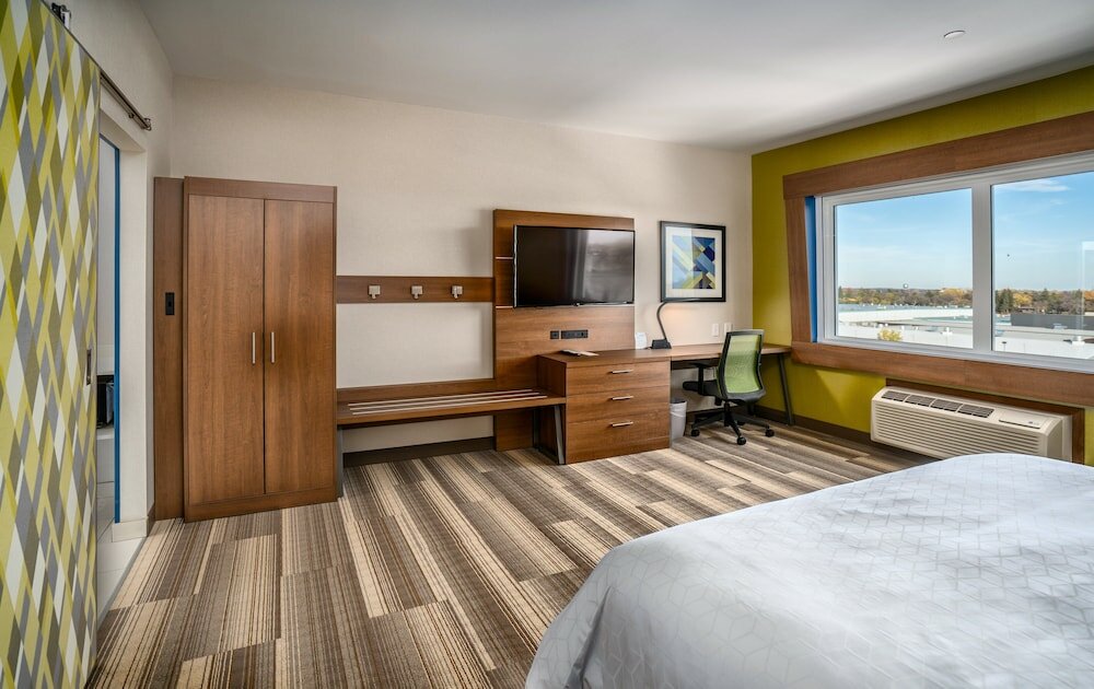 Фото Holiday Inn Express & Suites Brandon, an Ihg Hotel