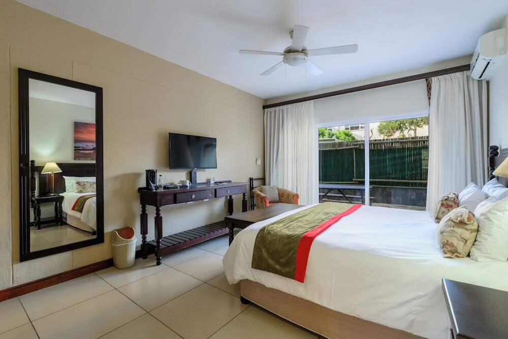 Фото Umthunzi Hotel & Conference