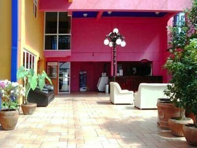 Гостиница Hotel Azulejos в Сан-Кристобаль-де-лас-Касасе