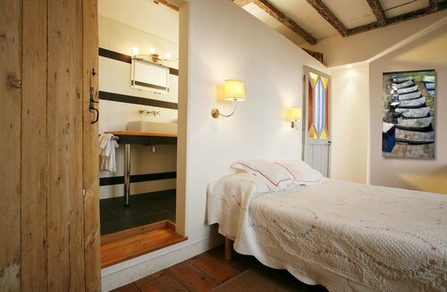 Гостиница Chambres d'hôtes La Porte Rouge - The Red Door Inn в Сенте