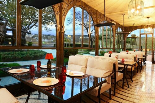 Гостиница Ambasadori в Тбилиси