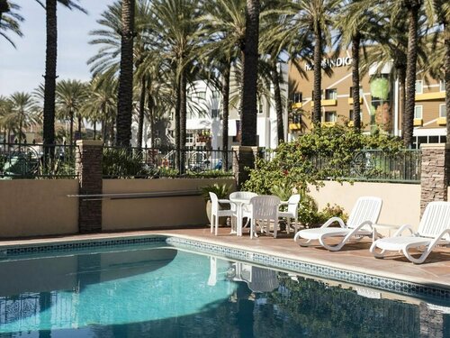 Гостиница Anaheim Islander Inn and Suites в Гарден Грове