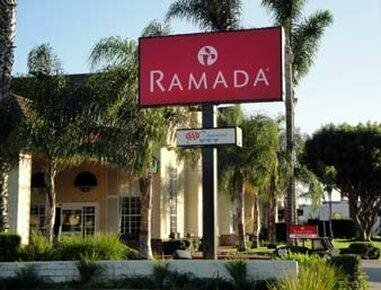 Гостиница Ramada by Wyndham Costa Mesa/Newport Beach в Коста-Меса