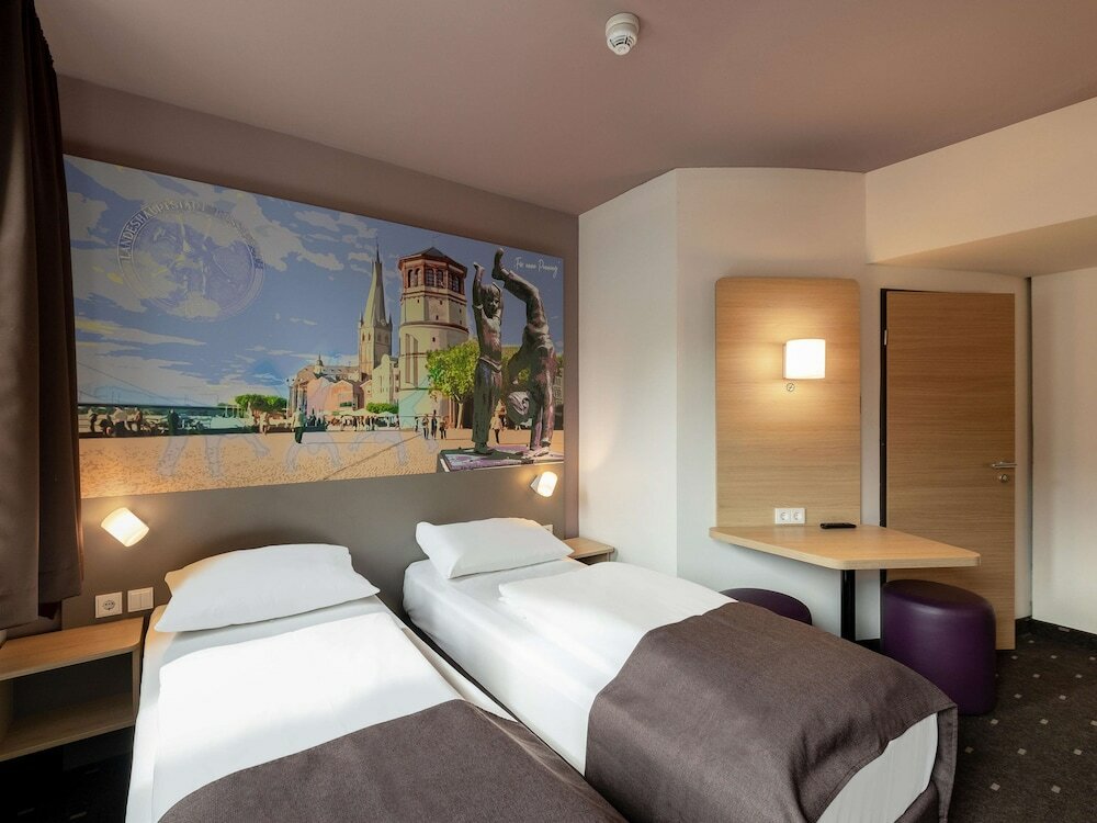 Фото B&b Hotel Düsseldorf-Mitte