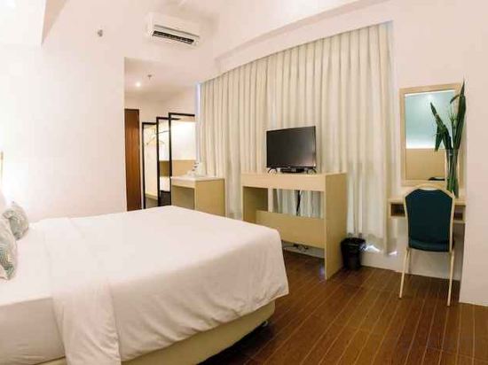 Фото Allure Hotel & Suites