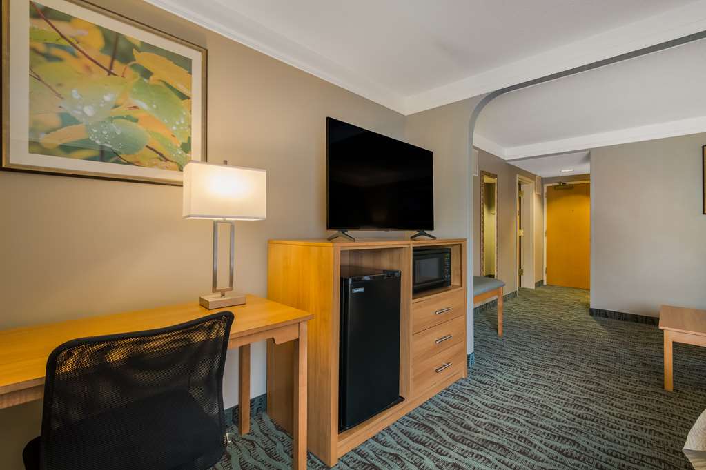 Фото Best Western Plus Executive Court Inn & Conference Center
