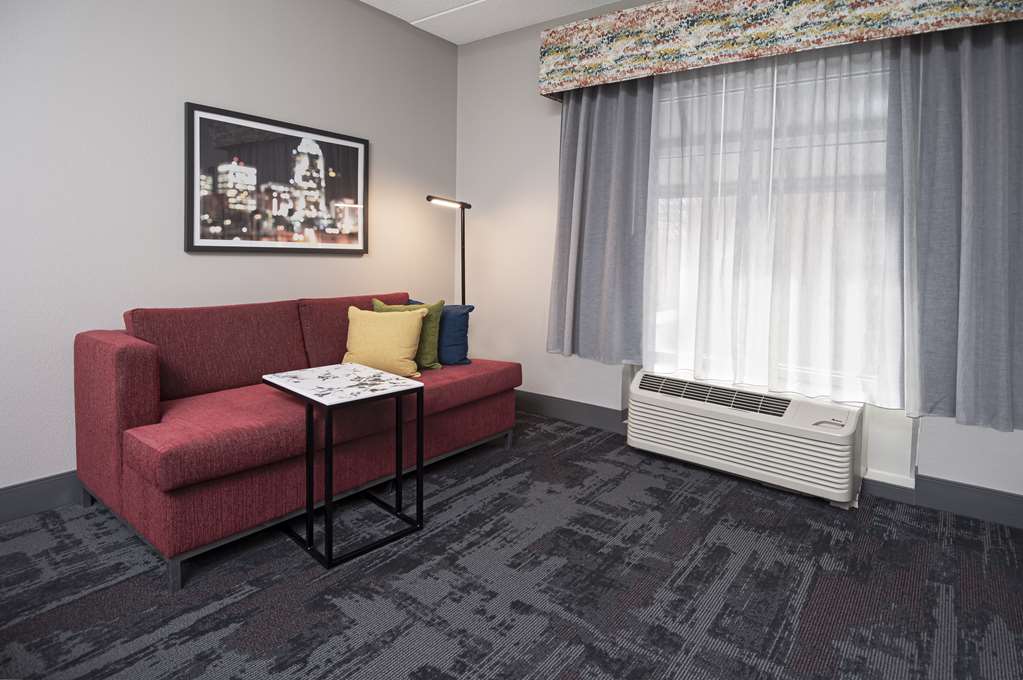 Фото Hampton Inn & Suites Raleigh Downtown