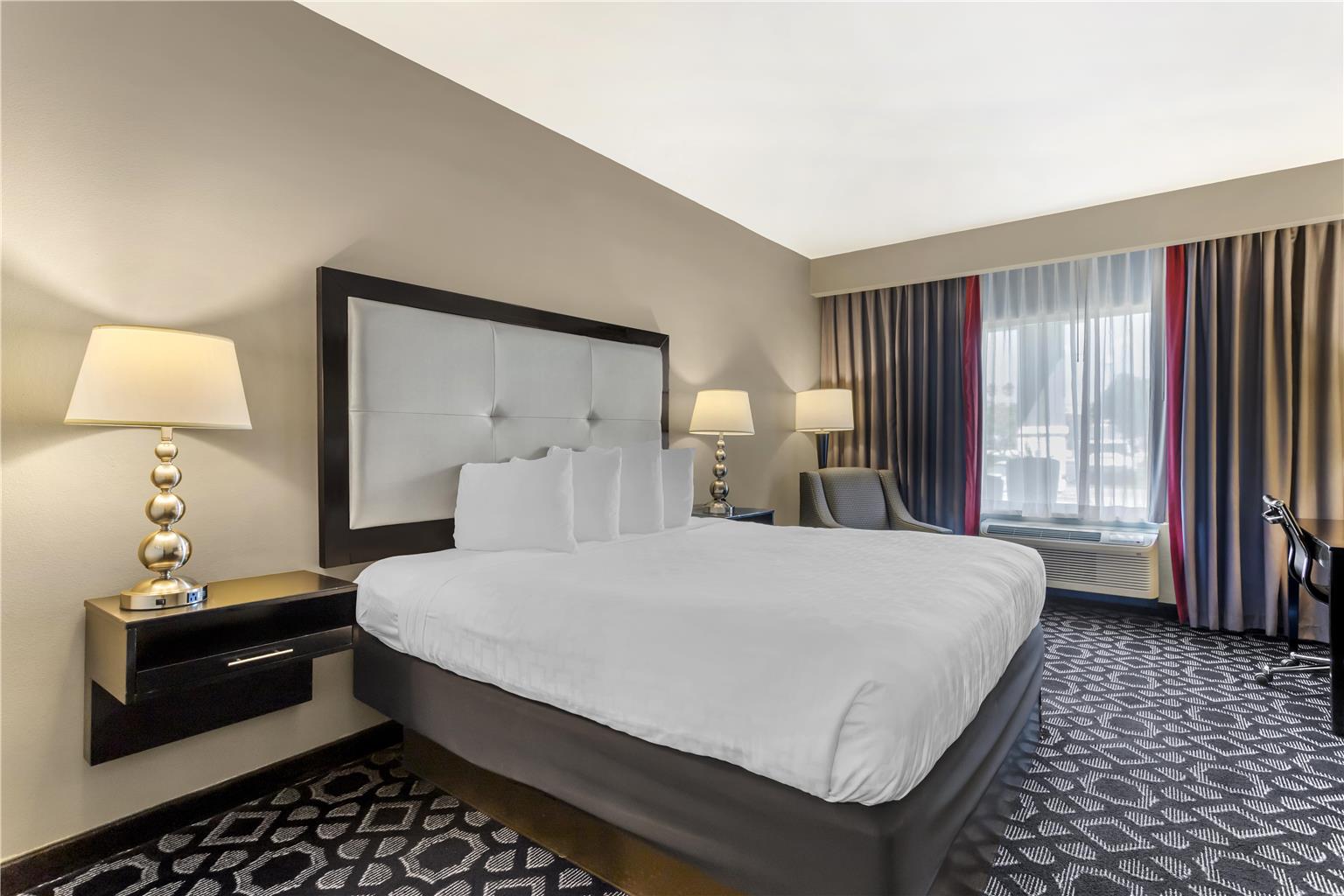 Фото Best Western Plus Laredo Inn & Suites