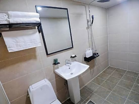 Фото Line Hotel Myeongdong