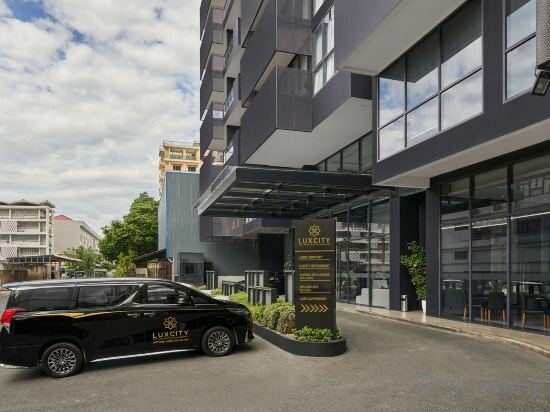 Фото Luxcity Hotel & Apartment
