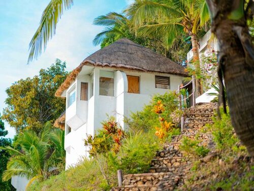 Внешний вид отеля Marina del Sol Resort & Yacht Club в Бусуанге, фото 1