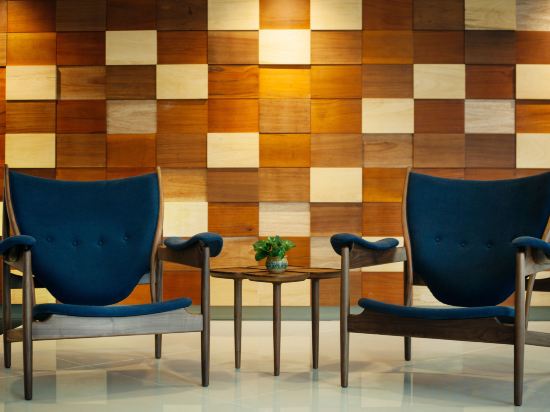 Фото Verdant Hill Hotel