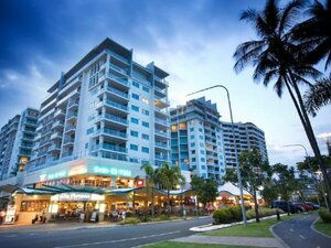 Гостиница Mantra Esplanade Hotel