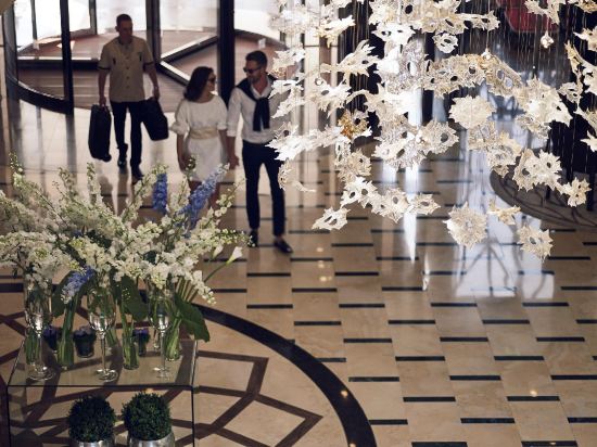 Фото Four Seasons Hotel