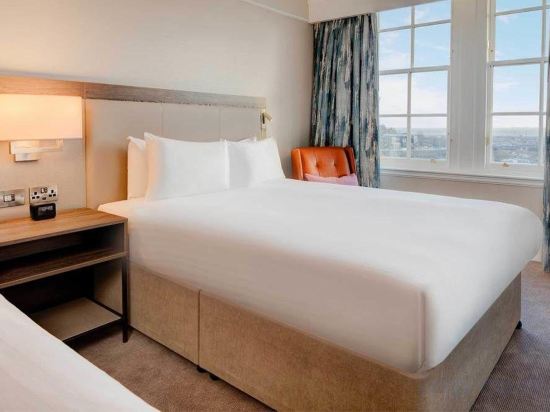 Фото Hilton Edinburgh Carlton