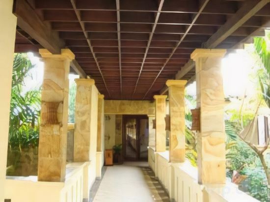 Фото Lotus Garden Hotel