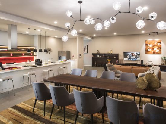 Фото Somerset West Point Hanoi