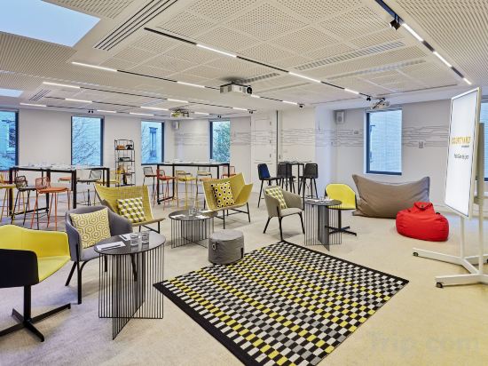 Фото Courtyard by Marriott Paris Gare de Lyon