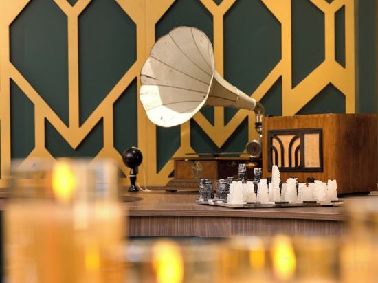 Фото Artemisia Montmartre