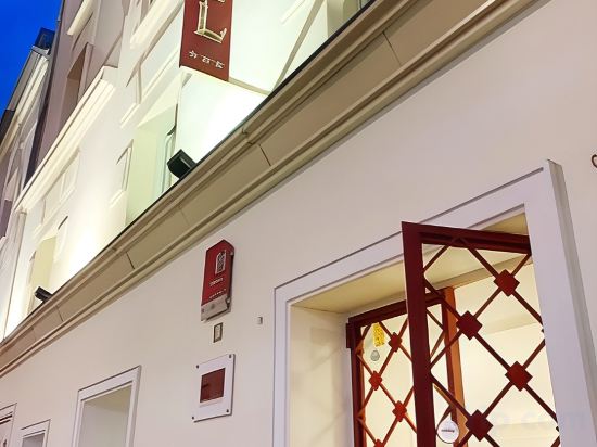 Фото Hotel Bellevue Paris Montmartre