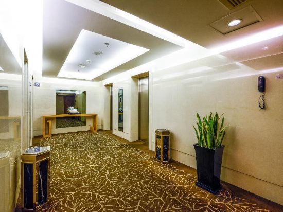 Фото 236875893016