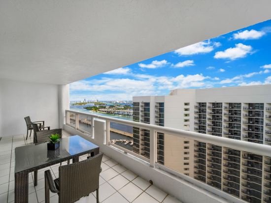 Фото High-rise Comfort With Balcony and Pool